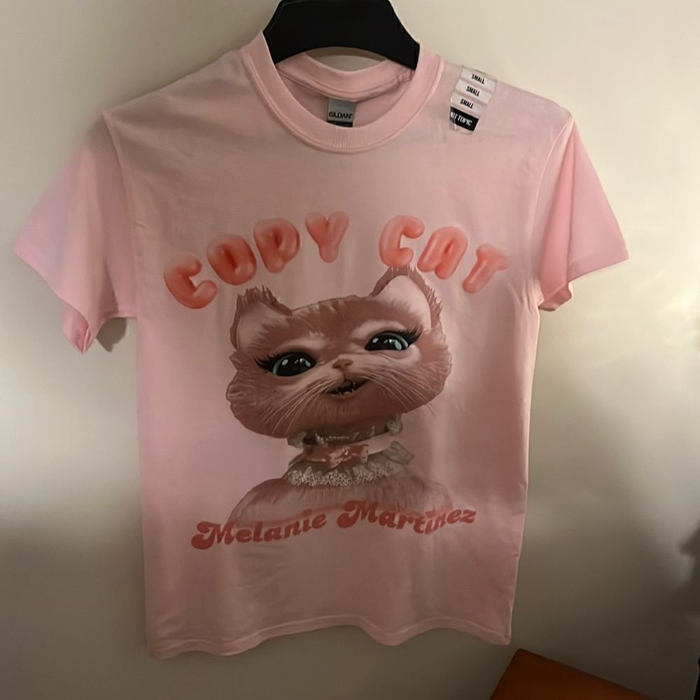 Hot Topic Size Small MELMAR POP COPY CAT T-Shirt NWT